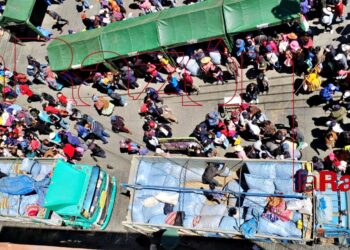 Feria de la papa cubre la escasez y equilibra los precios en el mercado paceño