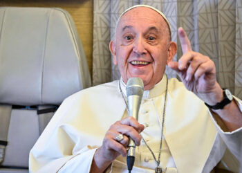 Armar a Ucrania, ‘moralmente aceptable’ bajo condiciones, estima el papa