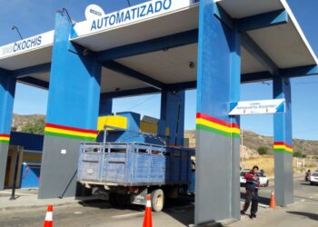 Advierten pérdida de Bs 600.000 por día de paro en Santa Cruz en cobro de peajes