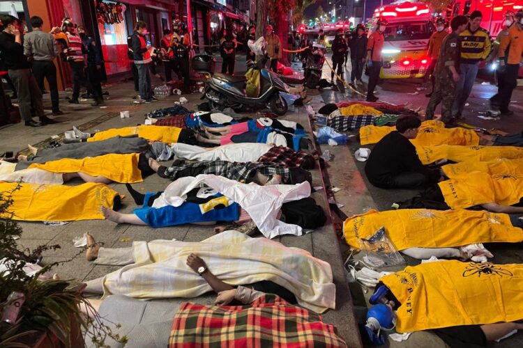 Decenas de personas sufren paro cardíaco durante celebración de Halloween en Corea del Sur