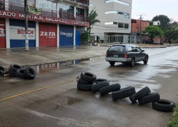 Primer día de paro cívico, reducido y sin convicción, pero con violencia