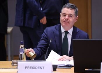 El irlandés Paschal Donohoe es reelegido presidente del Eurogrupo.