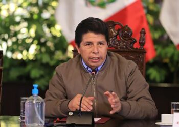 Presidente de Perú renovará su gabinete por la pugna con el Congreso.