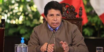 Presidente de Perú renovará su gabinete por la pugna con el Congreso.