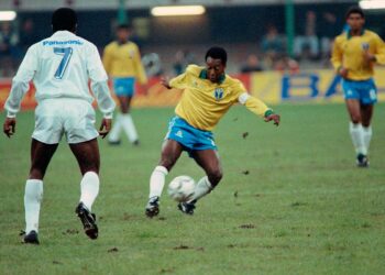 pele_amistosos.jpg