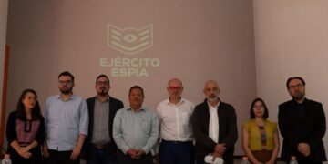 Activistas y periodistas denuncian ante la Fiscalía de México el espionaje del Ejército mediante Pegasus