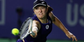 Polaca Swiatek elimina a la estadounidense Gauff y avanza a semis de San Diego