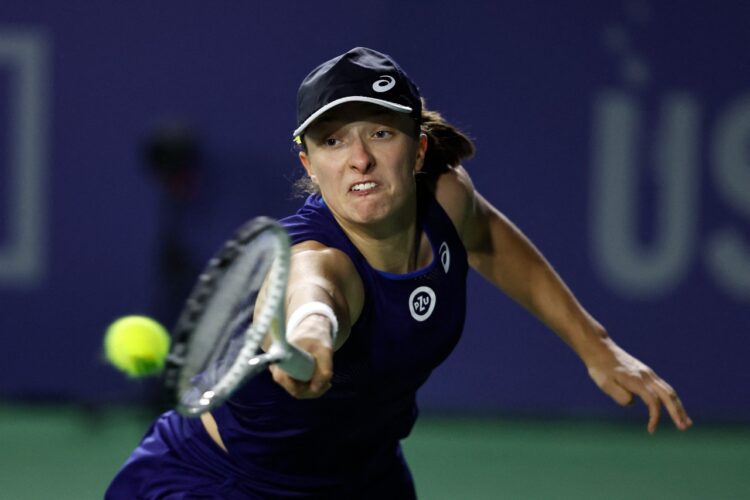 Polaca Swiatek elimina a la estadounidense Gauff y avanza a semis de San Diego