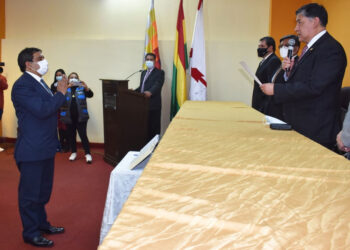Orlando Zapata es posesionado como nuevo Fiscal Departamental de Oruro