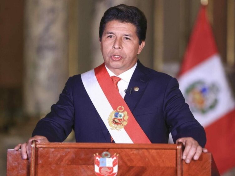 El presidente de Perú, Pedro Castillo, durante un discurso en el que anunció que renovará su gabinete de ministros tras confirmar la renuncia del primer ministro, Aníbal Torres. Foto: AFP.