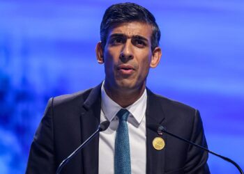 Sunak afirma que 'hay que hacer frente al racismo'.