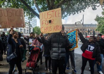 Protesta en Londres por un hombre negro muerto tras disparo policial