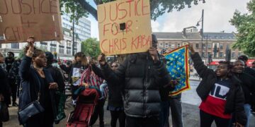 Protesta en Londres por un hombre negro muerto tras disparo policial