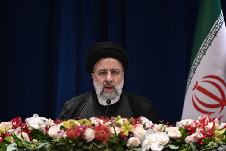 Presidente de Irán dice que ‘se investigará’ la muerte de mujer que desató protestas