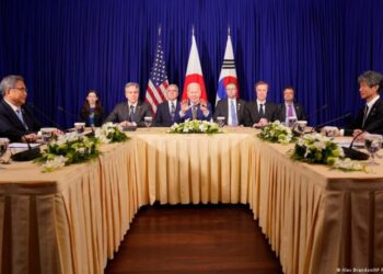 El presidente de EEUU, Joe Biden, se reúne en Phnom Penh con su similar de Corea del Sur, Yoon Suk-yeol y el primer Ministro japonés Fumio Kishida, sobre las pruebas nucleares que realiza Corea del Norte. Foto: AFP.