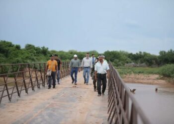 Asambleístas de Santa Cruz inspeccionaron el puente menonita en Charagua.