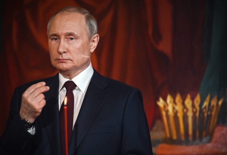 Vladimir Putin, ‘puesto por Dios en el poder’, cumple 70 años