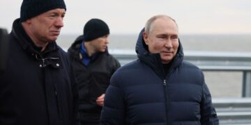 Putin promulga el endurecimiento de las leyes contra la propaganda LGBTI.