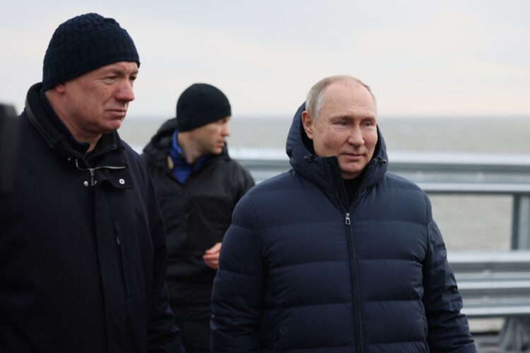 Putin promulga el endurecimiento de las leyes contra la propaganda LGBTI.