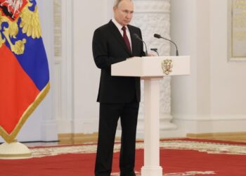 Putin ordena una tregua de 36 horas en Ucrania con motivo de la Navidad.