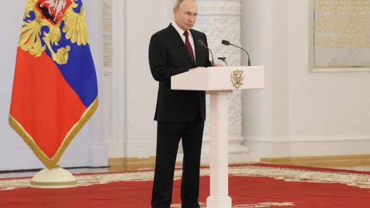 Putin ordena una tregua de 36 horas en Ucrania con motivo de la Navidad.