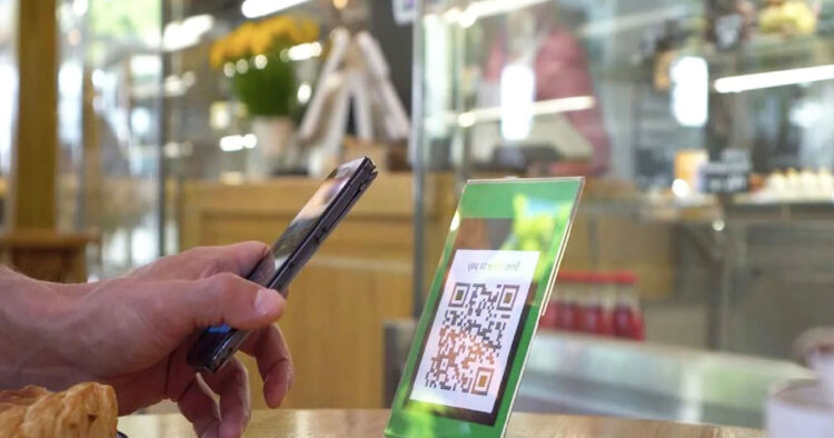 Esta tecnología de pago móvil se hace cada vez más popular y favorece la inclusión financiera en Bolivia.