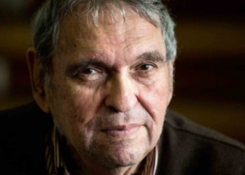 El venezolano Rafael Cadenas fue galardonado con el Premio Cervantes. Foto: AFP.