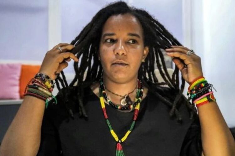 Una de las principales características de los rastafaris es la cabellera con rastas.