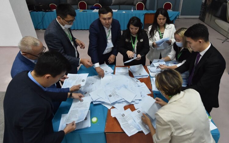 Kazajistán inició el recuento de votos destinadas a afianzar el poder del mandatario saliente Kasym-Jomart Tokáyev.