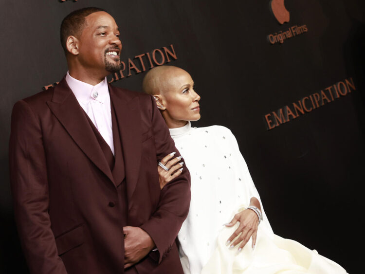 Will Smith y su esposa Jada Pinkett Smith asistieron al estreno en Los Ángeles de 'Emancipation', donde le dijo a la audiencia que era 'un monstruo absoluto de una película difícil de hacer'. Foto: AFP.
