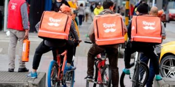 Repartidores se sindicalizan en Colombia para exigir mejor trato a Rappi