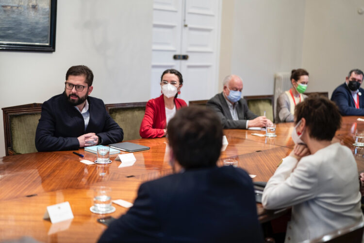 Reunión para delinear un nuevo proceso constitucional