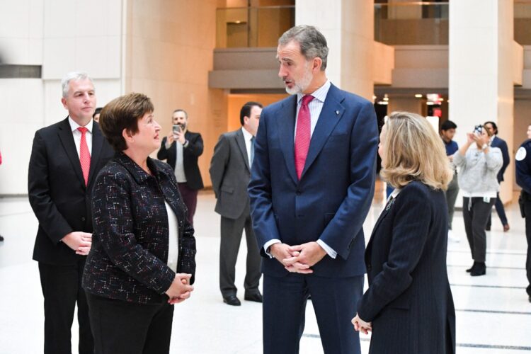 Rey de España predice cambios internacionales en Washington.