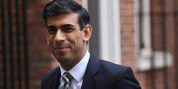 Rishi Sunak supera apoyos requeridos para liderar Partido Conservador británico