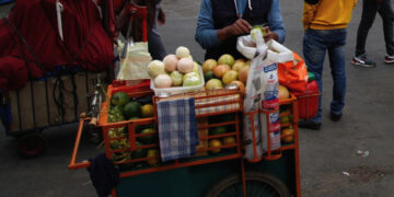 Robo peculiar: Hombre con prontuario robaba carritos de jugo de naranja en La Paz