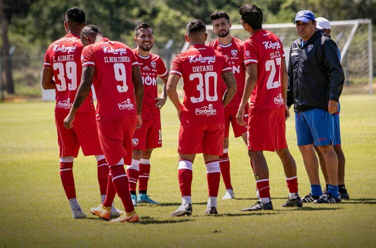 royal_pari_prescinde_de_seis_jugadores_en_un_duro_proceso_de_renovacion.jpg