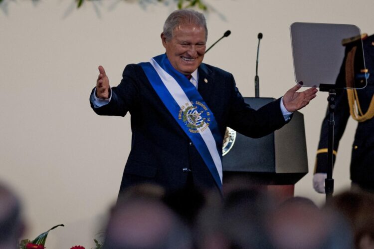 Incautan bienes a Sánchez acusado de corrupción.