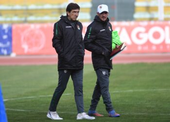 Gustavo Costas prueba una inédita defensa