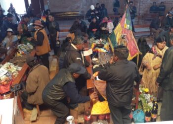 Los muertos de la masacre en Senkata eran velados sobre los bancos de la iglesia 25 de Julio. Foto: Archivo