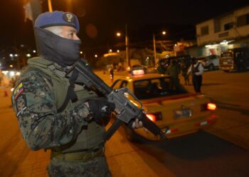 Sicarios asesinan a seis personas en Ecuador