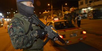 Sicarios asesinan a seis personas en Ecuador