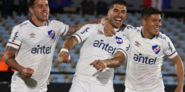 Gol de Suárez deja a Nacional en la cima del campeonato uruguayo