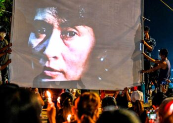 suu_kyi_protesta.jpg