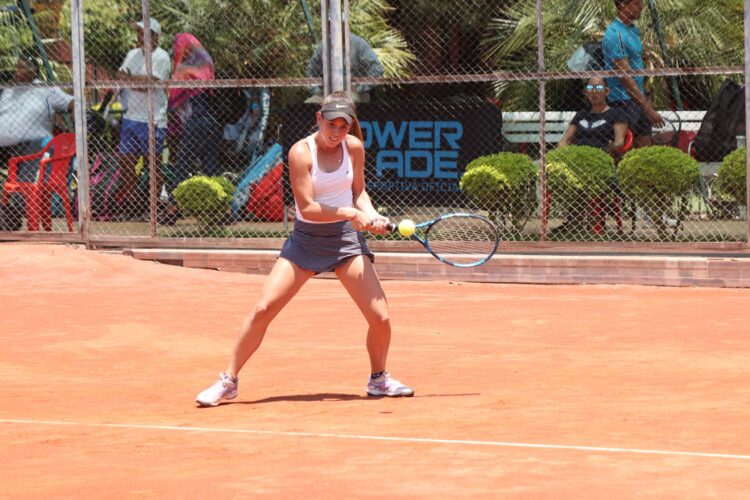 cuatro bolivianos_torneo de tenis