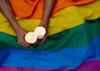 El Senado de México penaliza las terapias de reconversión sexual