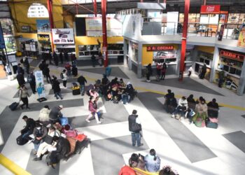 Refuerzan el control en la venta de pasajes terrestres y aéreos por las fiestas de fin de año