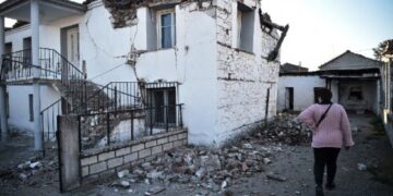Un nuevo terremoto de magnitud 5 en la escala abierta de Richter ha sacudido a Grecia, con epicentro en la isla griega de Eubea o Evia.