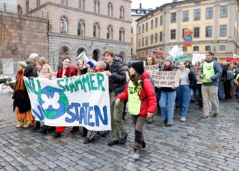 Greta Thunberg y 600 jóvenes llevan a Suecia ante la justicia para pedir más medidas por el clima