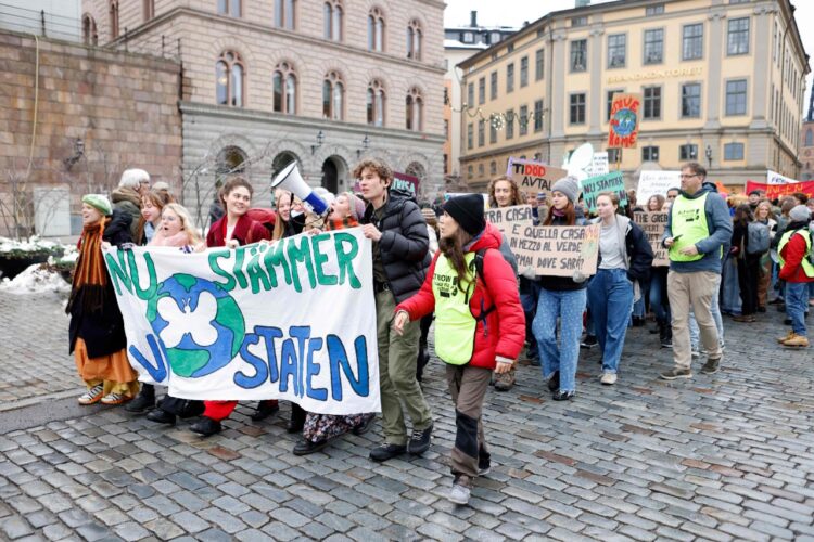 Greta Thunberg y 600 jóvenes llevan a Suecia ante la justicia para pedir más medidas por el clima