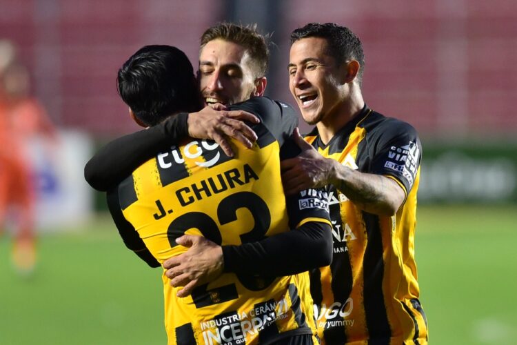 The Strongest golea y continúa en la cima del Clausura